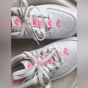 Nike Air AF 1 size 5 Youth White and Pink